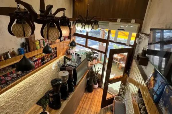 معرفی برترین کافه های ساری؛ عطر آرامش در دل باران شمال